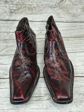 Banana Blues Red And Black Y2K Cross Pointed Toe Ankle Boots Men Size 10